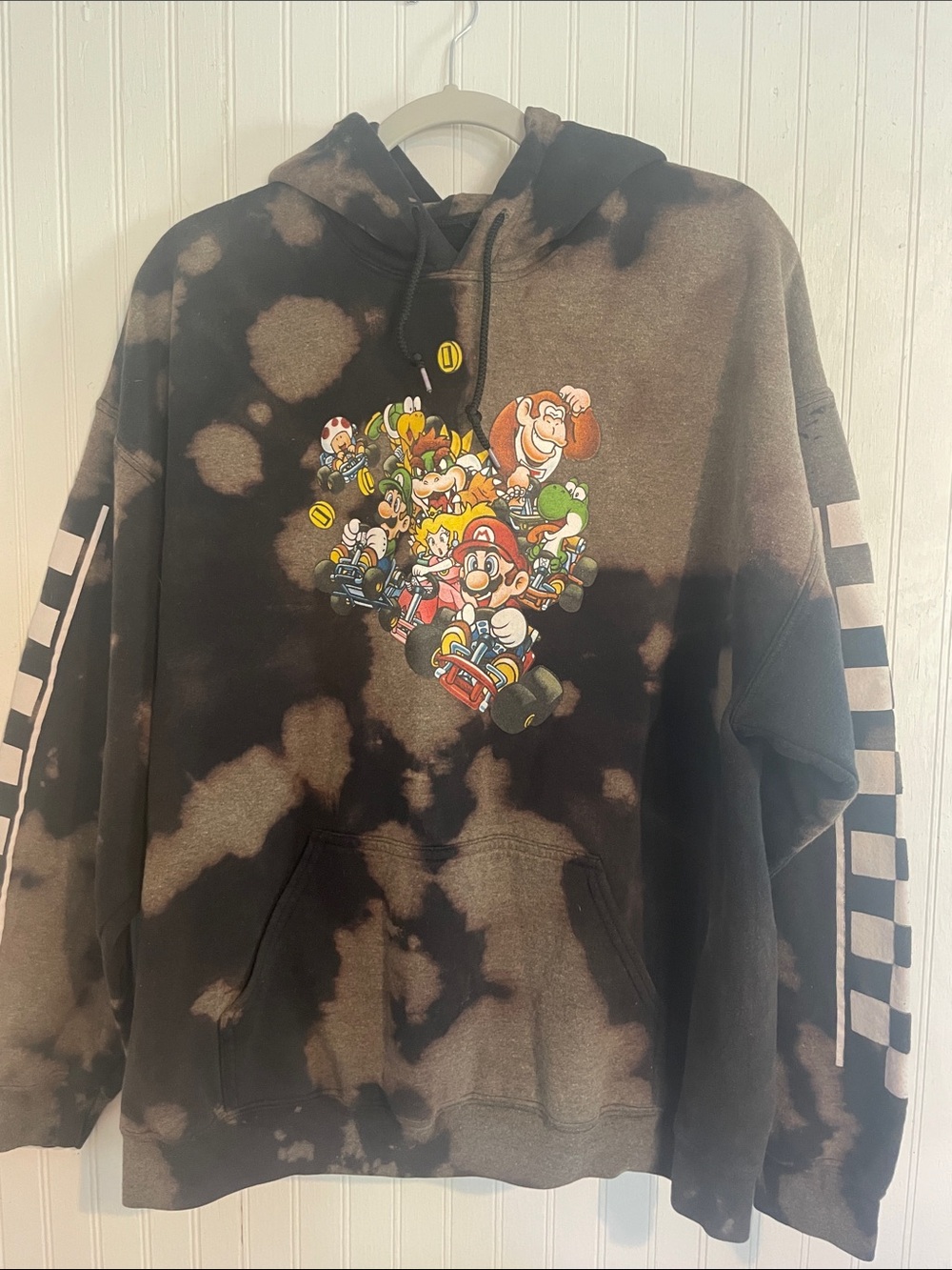 Men’s Mario Kart hoodie. Size XL